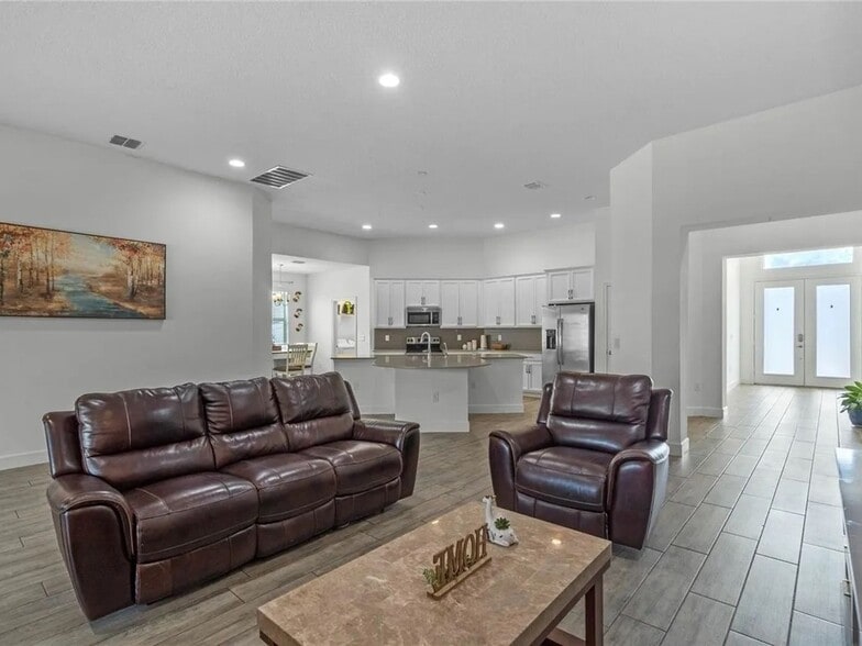 Building Photo - 2043 Rush Bay Wy