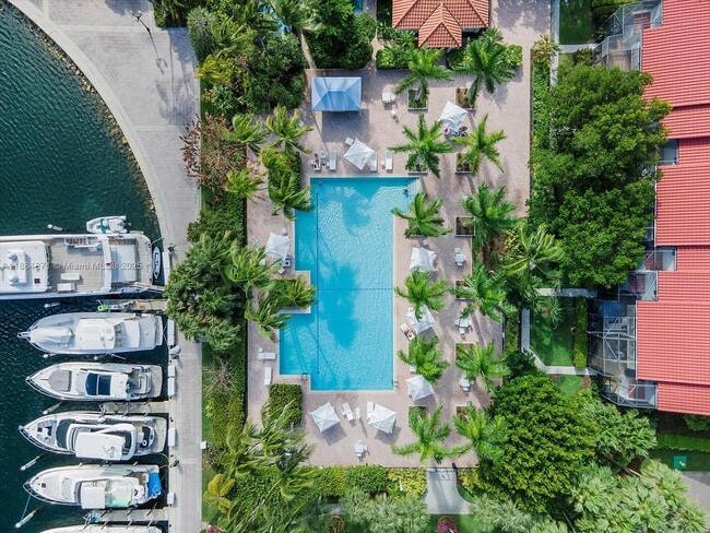 Building Photo - 3620 Yacht Club Dr