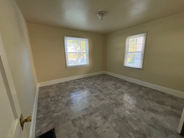 Building Photo - 2721 Ivy Ave