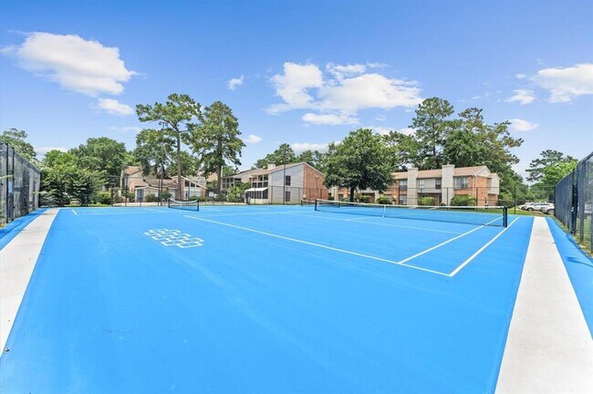 Building Photo - 17401 Red Oak Dr