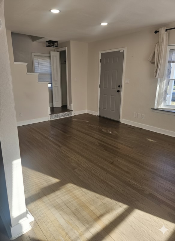 Building Photo - 8140 Meadow Ln