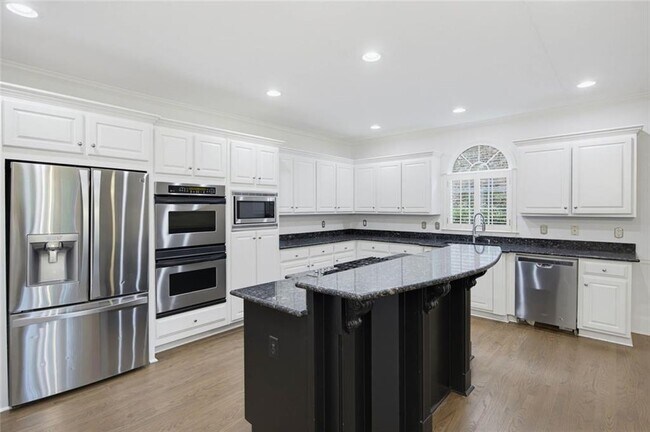 Building Photo - 735 Westwind Ln