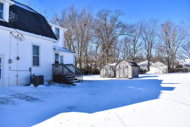 Building Photo - 21 Anderson Ave