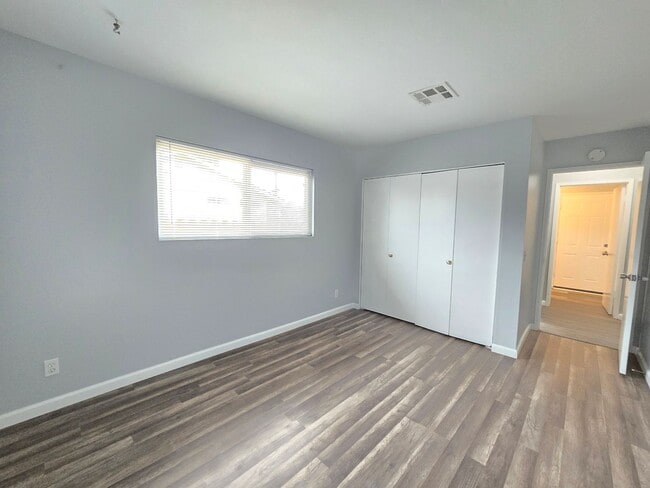 Building Photo - For Rent: Spacious 4-Bedroom / 3 Full bathrooms /  Home with Covered Patio & Modern Upgrades