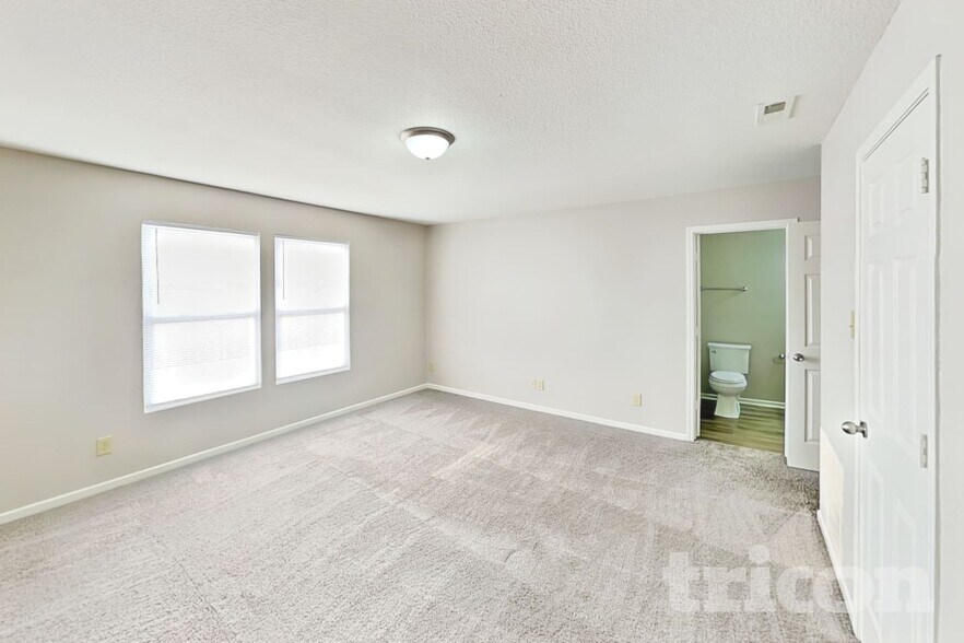 Building Photo - 8039 Retreat Ln