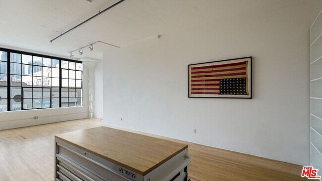 Building Photo - 420 San Pedro St