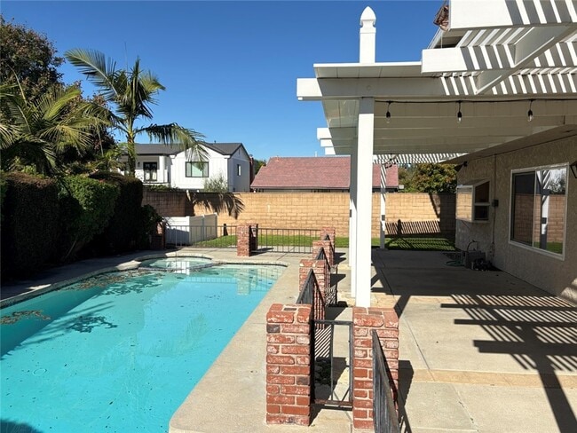 Building Photo - 199 N Paseo Rio Moreno