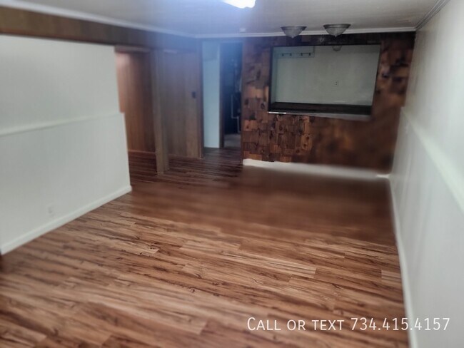 Building Photo - 2863 Marshall St