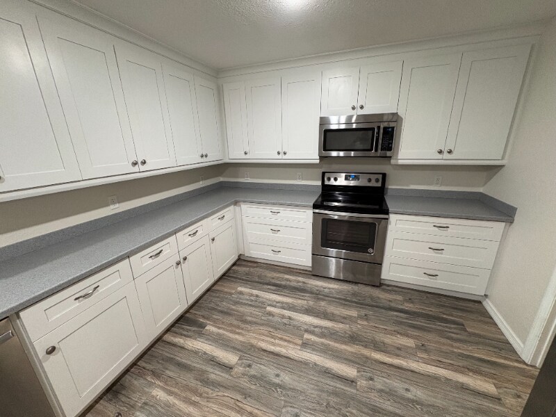 Building Photo - 680 N Court St