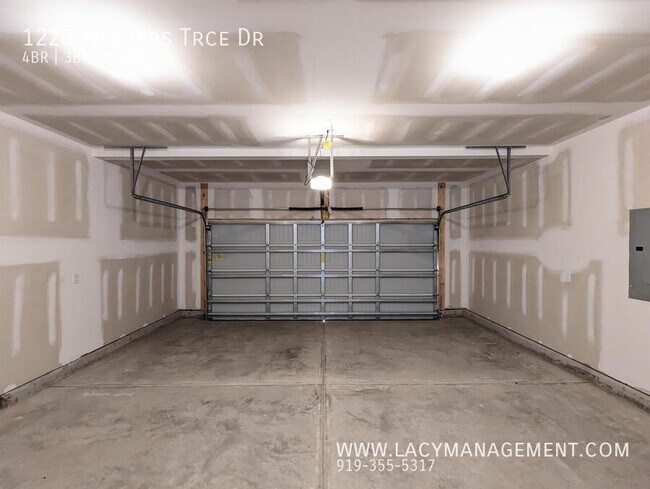 Building Photo - 1220 Weavers Trce Dr