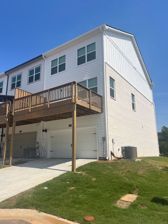 Building Photo - 6203 Honeybell Aly