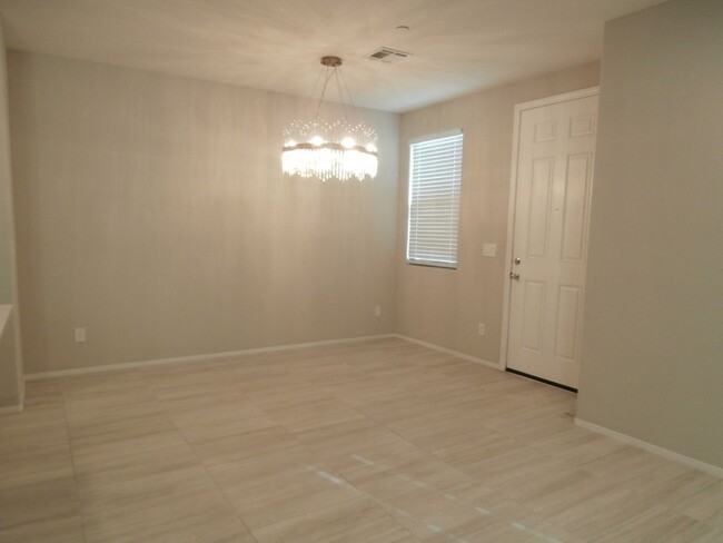 Building Photo - Amazing Townhome in Henderson NV!