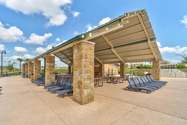 Building Photo - 475 Gamble Dr