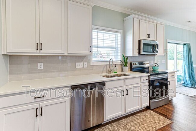 Building Photo - 2935 Duck Pond Rd
