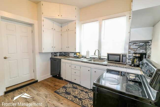 Building Photo - Awesome 4 Bedroom on the East Side of Manh...