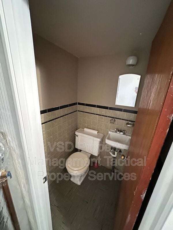 Building Photo - 15917 Turney Rd