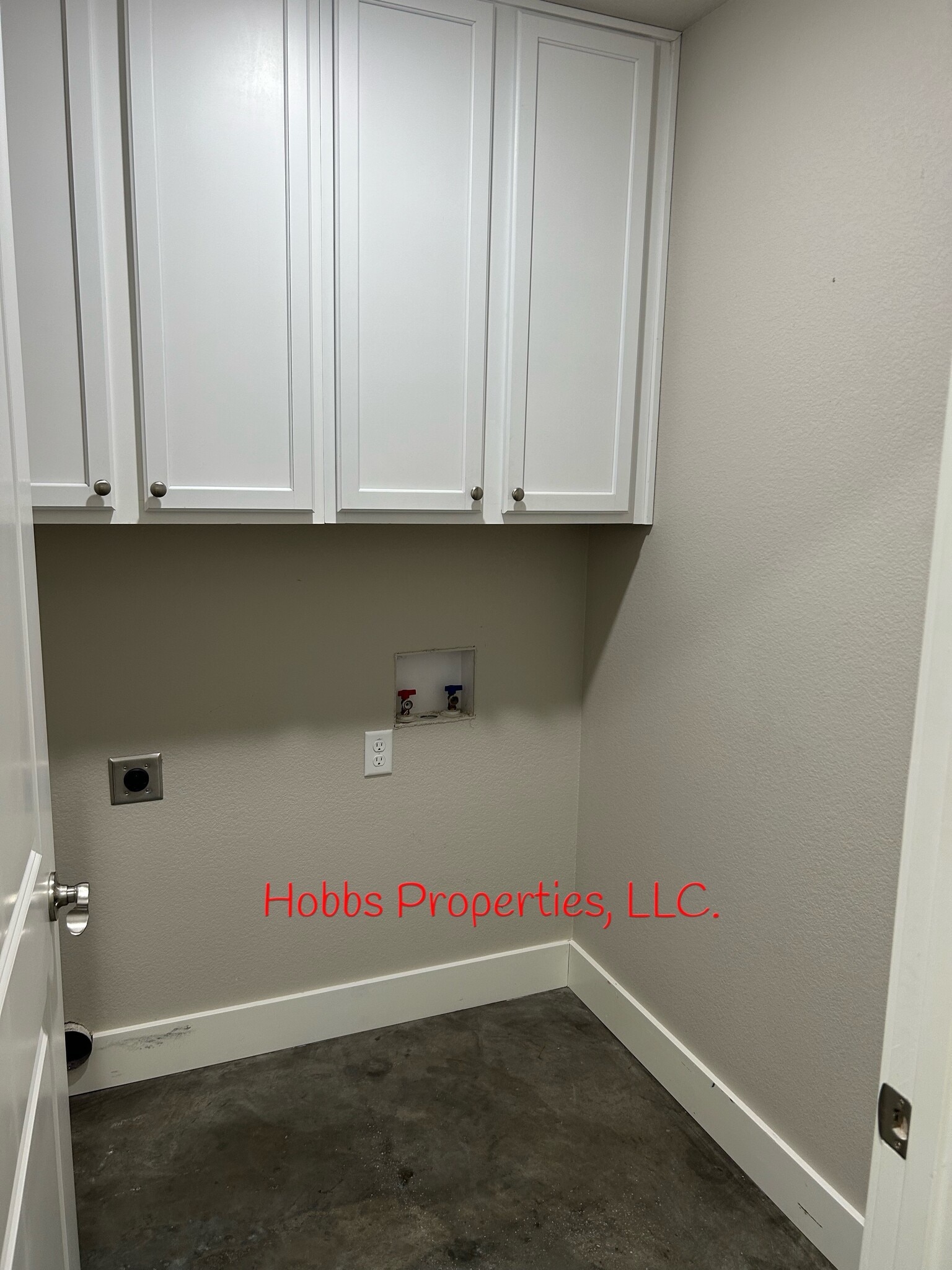 Building Photo - 14 Hidden Oak Dr