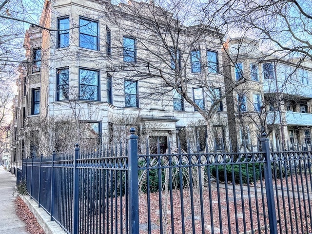 Building Photo - 3212 W Altgeld St