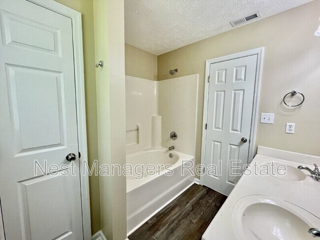 Building Photo - 9616 Gooden Dr