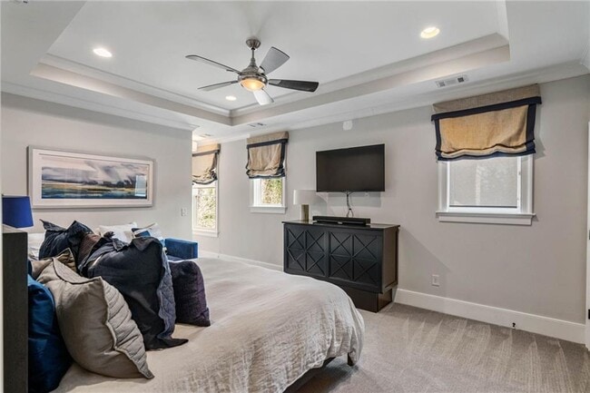 Building Photo - 5265 Peachtree Dunwoody Rd NE