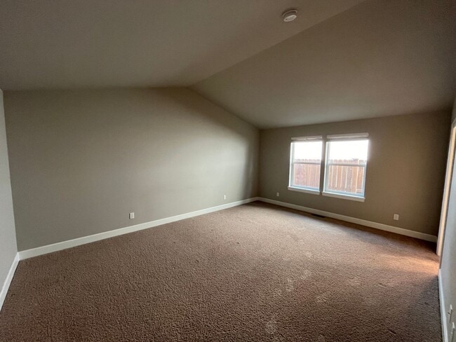 Building Photo - Newer Construction 3 Bedroom House in NW Redmond