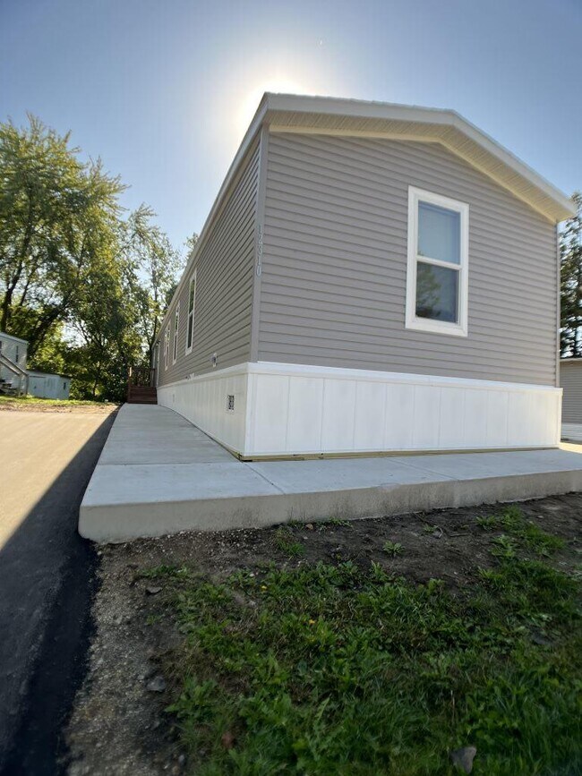 Building Photo - 12310 Geneva Way