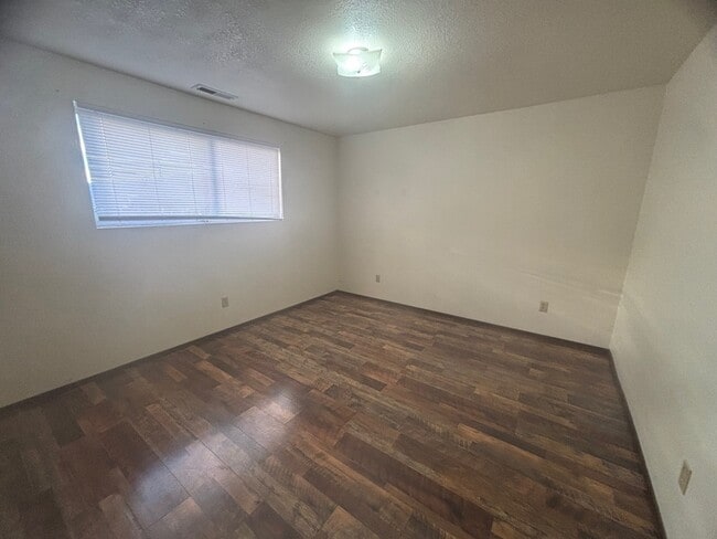 Building Photo - 274 Shakemill Rd