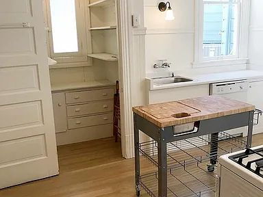 Building Photo - "Charming 1-Bedroom Haven in Vibrant San Francisco's Heart!"