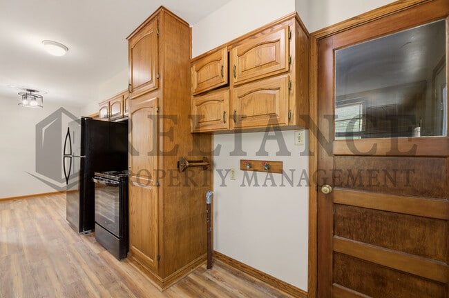 Building Photo - 656 S Whittier St
