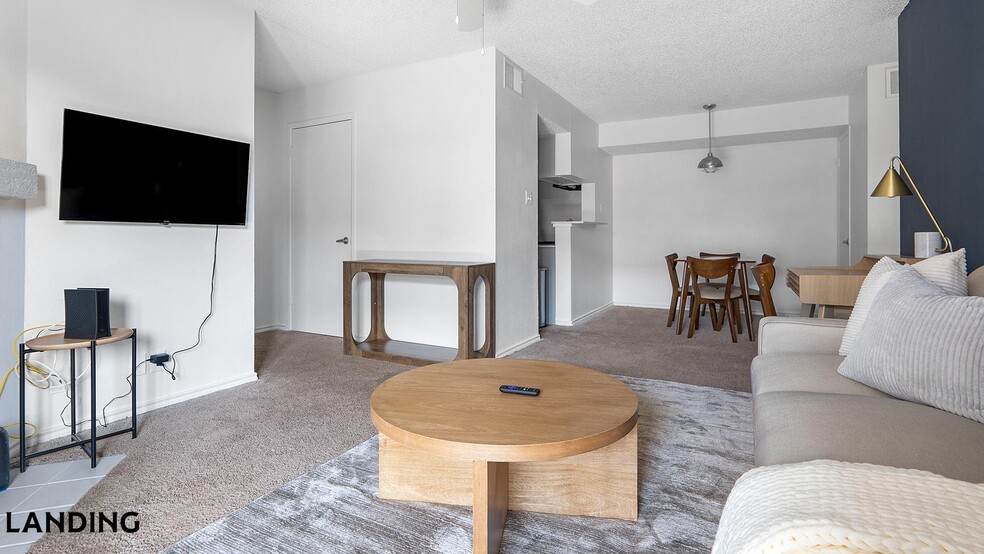 Building Photo - 1071 Clayton Ln