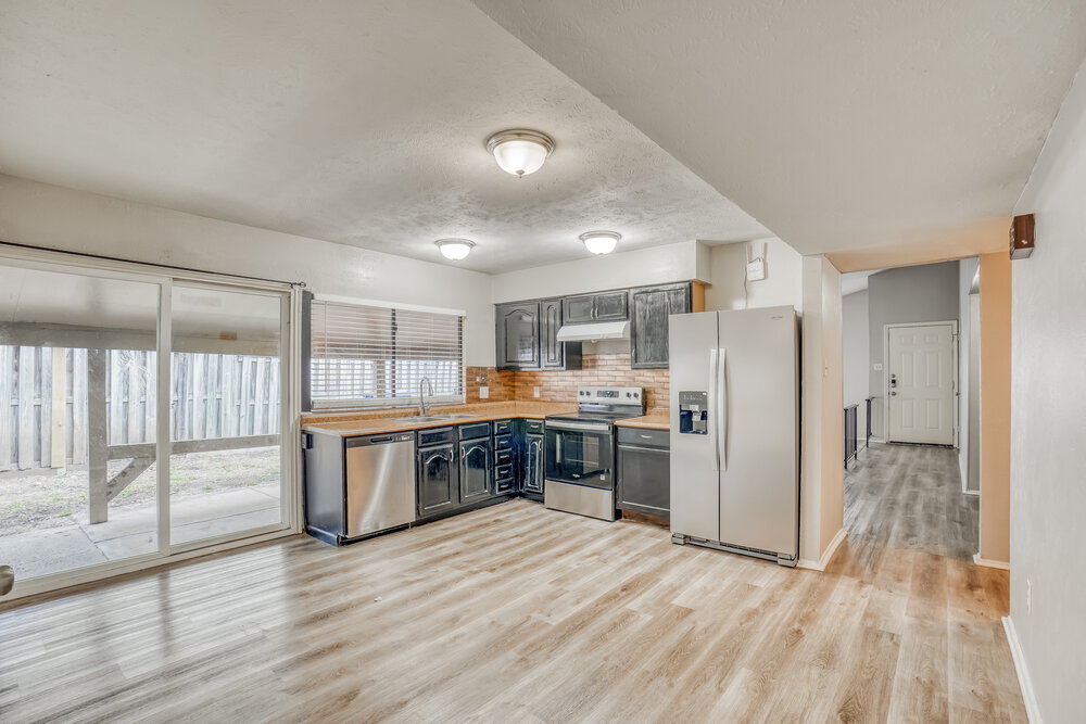 Building Photo - 15614 Mendocino Dr