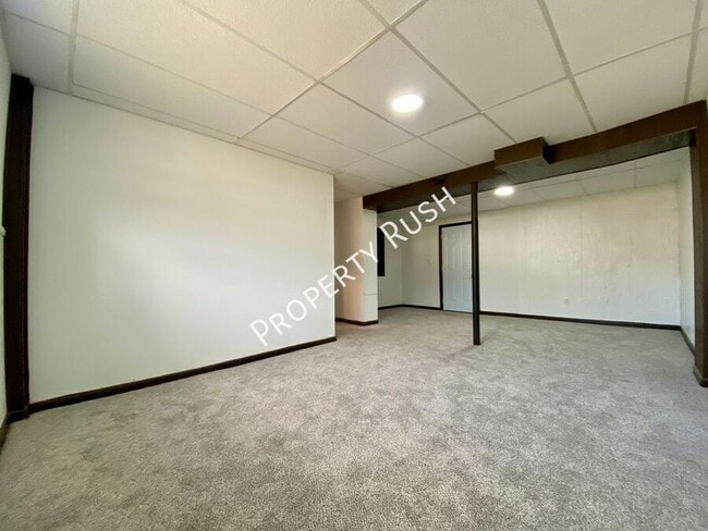 Building Photo - 922 Delores Dr