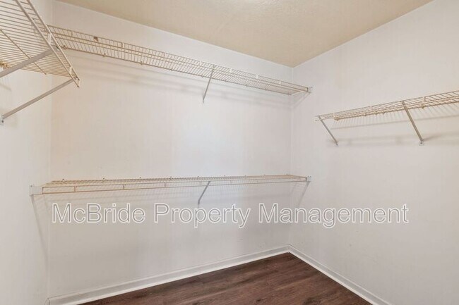 Building Photo - 928 Hunting Horn Wy