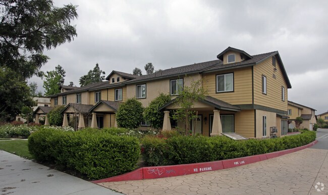 Primary Photo - Quail Crossing Apartments