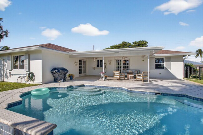 Building Photo - 4690 Palo Verde Dr