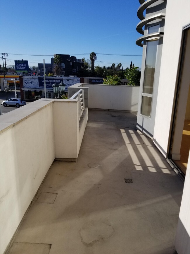 Building Photo - 1260 S Corning St