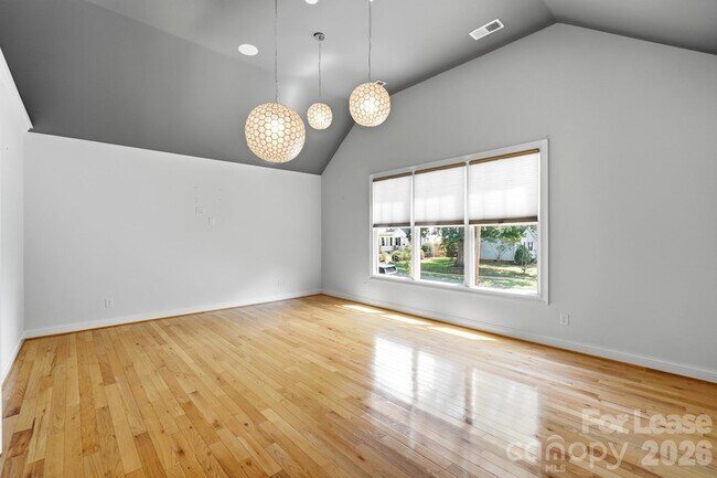 Building Photo - 520 Iverson Way