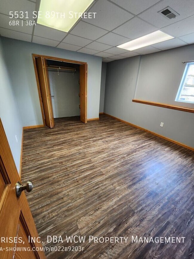 Building Photo - 5531 SE 89th St