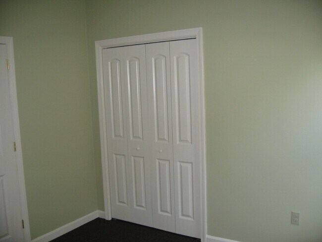 Building Photo - 259 E Main St