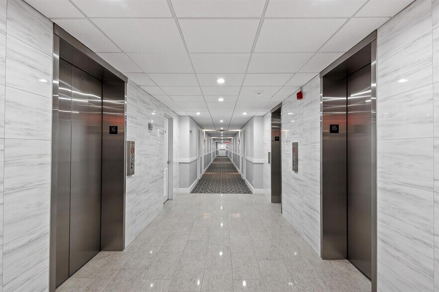 Building Photo - 3700 Galt Ocean Dr