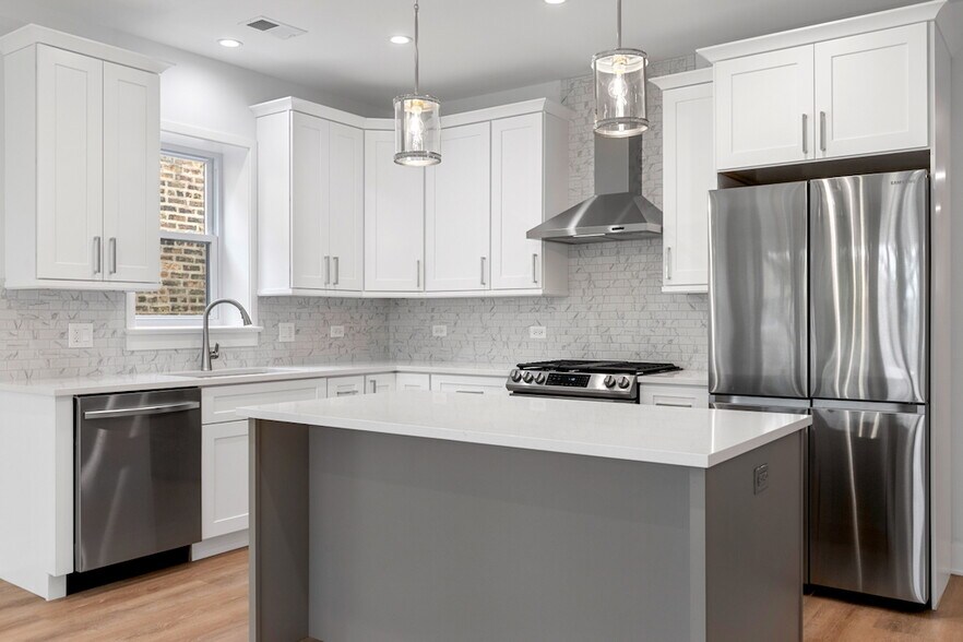 Building Photo - 6423 N Washtenaw Ave