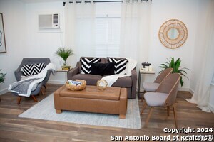 Building Photo - 219 N San Horacio Ave