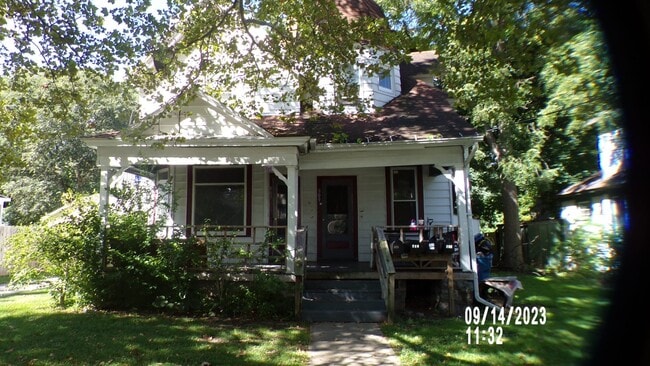 Building Photo - 805 Hazard Ave