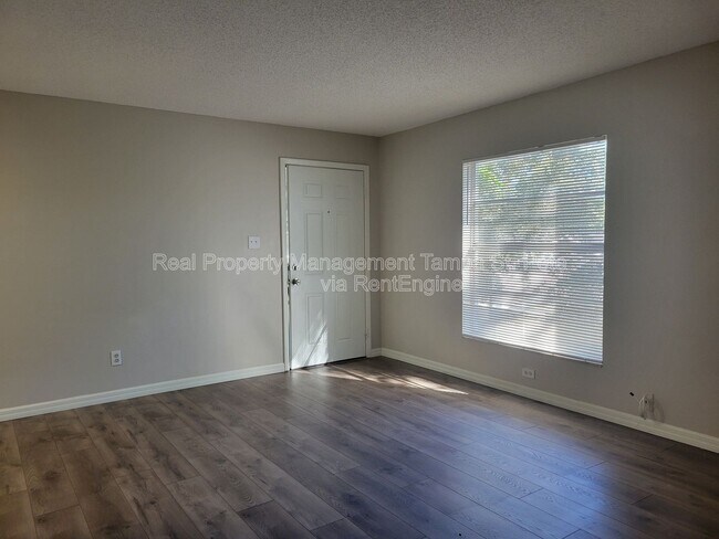 Building Photo - 15417 Livingston Ave