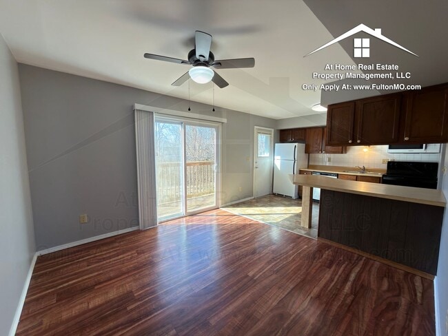 Building Photo - 1904 Springdale Ct