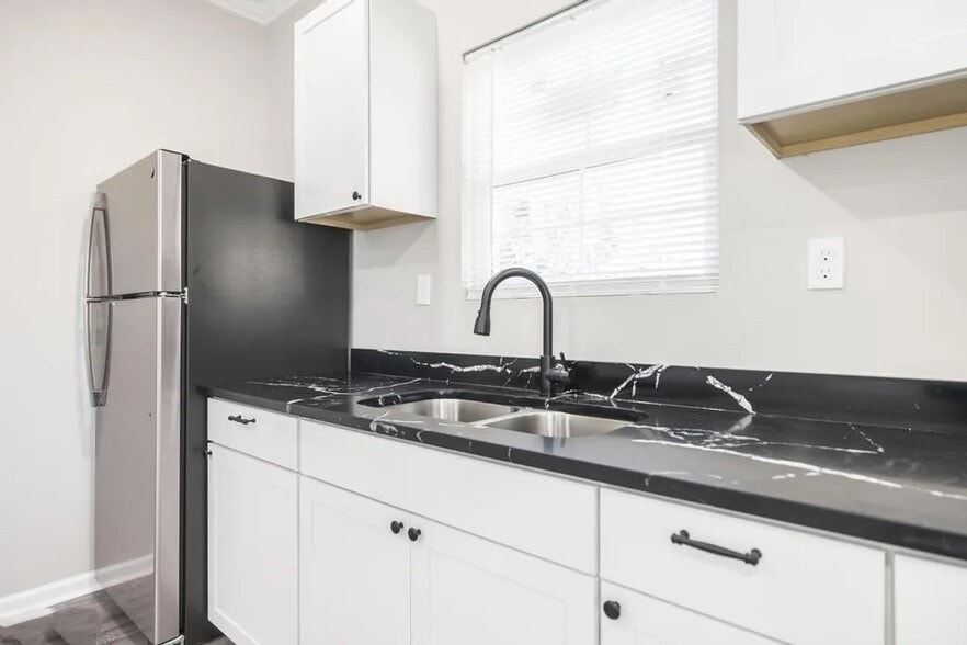 Building Photo - 2609 Beech Ave