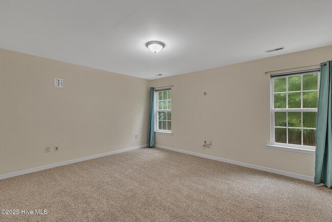 Building Photo - 394 White Sand Rd