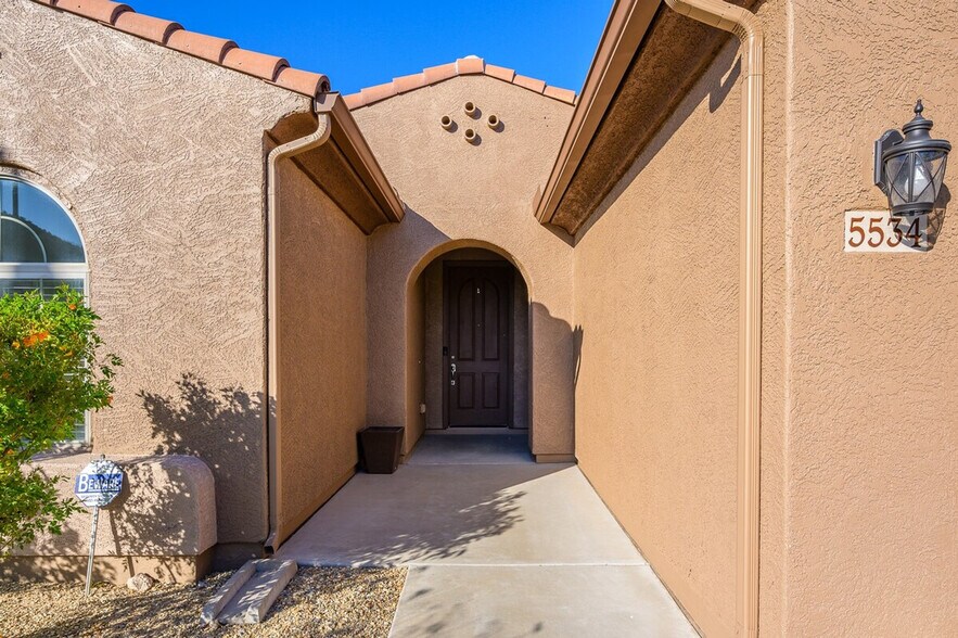 Building Photo - 5538 W Andrea Dr