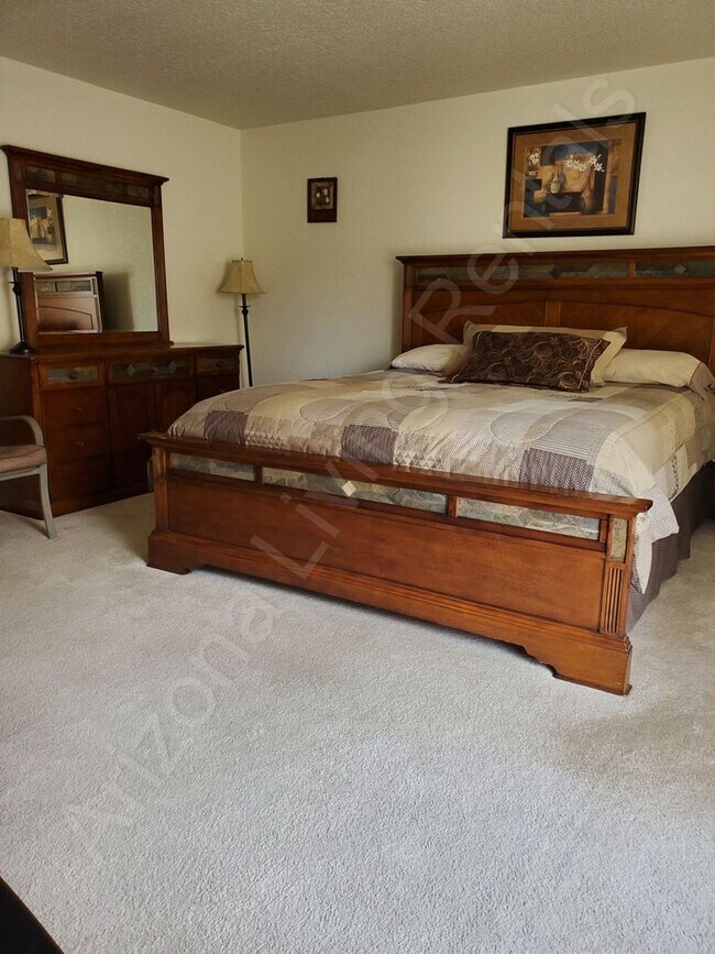 Building Photo - FURNISHED WITH POOL JANUARY - MARCH 2026