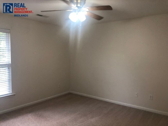 Building Photo - Spacious Home in Hopkins Area! Apply Now!